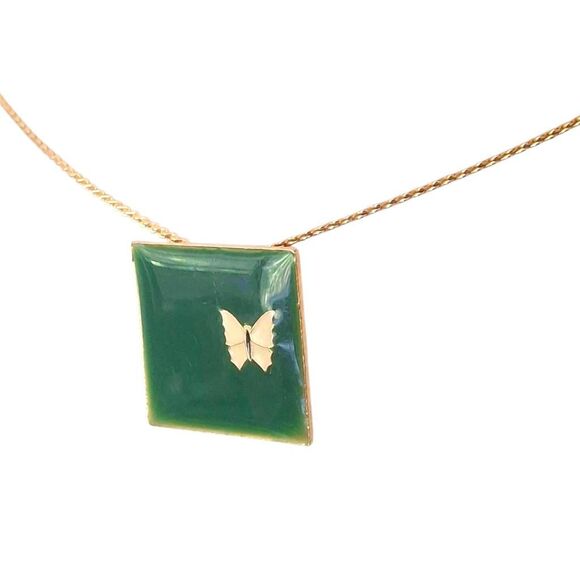 🔥Vintage Gold Tone Butterfly Pendant Choker Necklace – Square Green Resin Charm - Picture 2 of 3